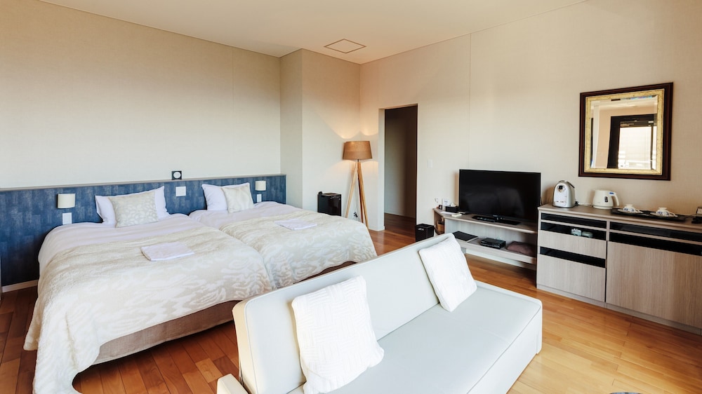 ラグジュアリー スイート 客室1 | the salon 伊豆高原 Hotels & Resort