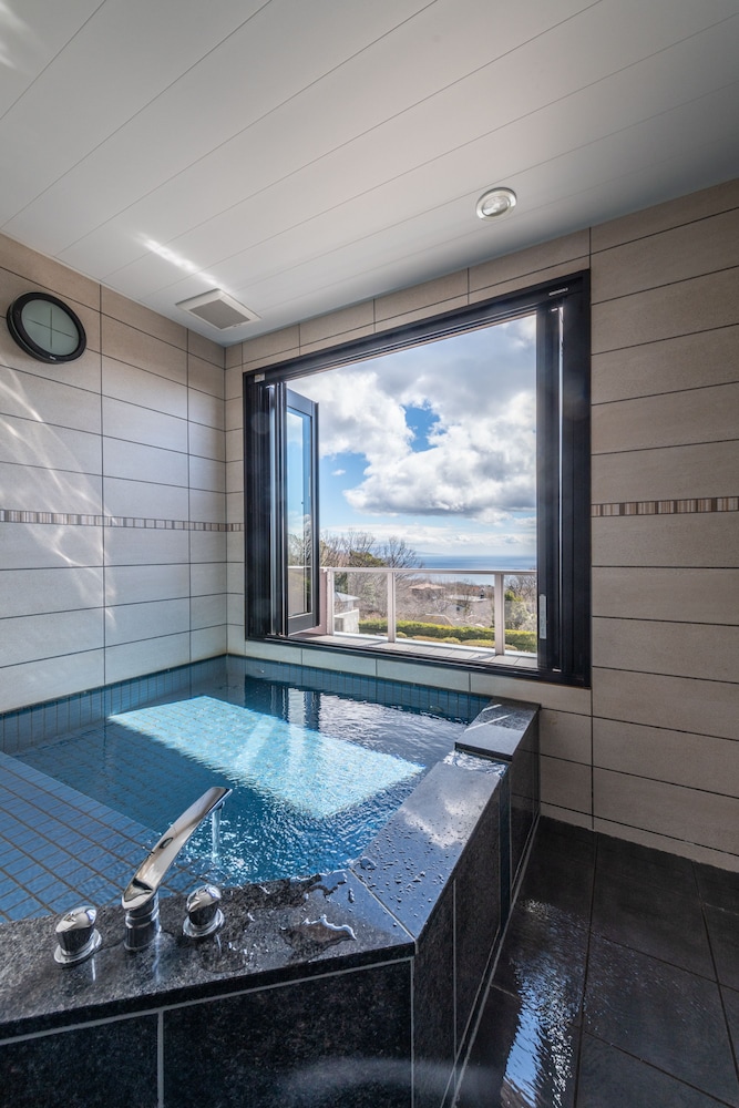 デラックスビューバス バスルーム1 | the salon 伊豆高原 Hotels & Resort