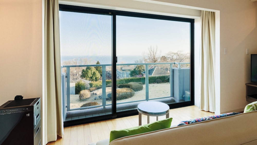 デラックスビューバス 客室1 | the salon 伊豆高原 Hotels & Resort