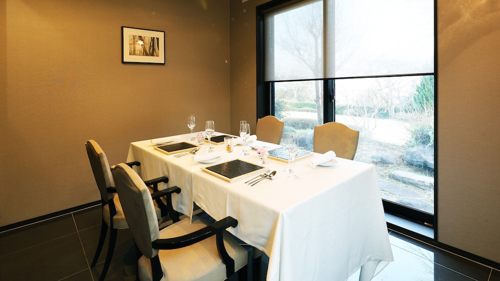 レストラン1 | the salon 伊豆高原 Hotels & Resort レストラン1 | the salon 伊豆高原 Hotels & Resort