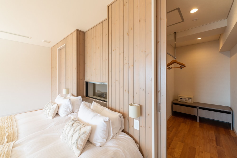 コンフォートデラックス 2階 客室1 | the salon 伊豆高原 Hotels & Resort