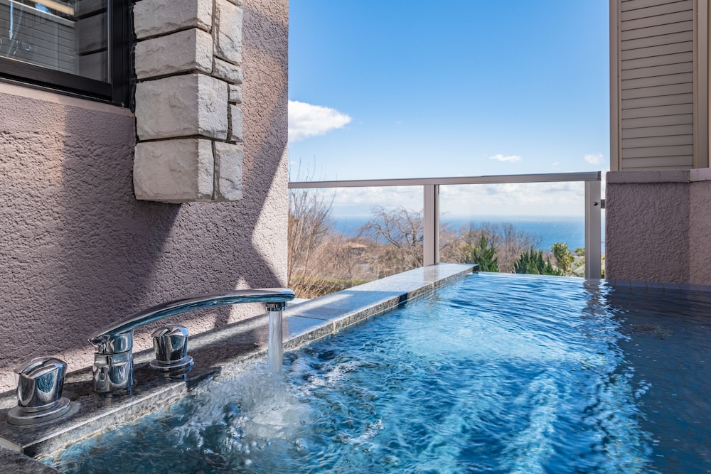 ラグジュアリー スイート バスルーム0 | the salon 伊豆高原 Hotels & Resort