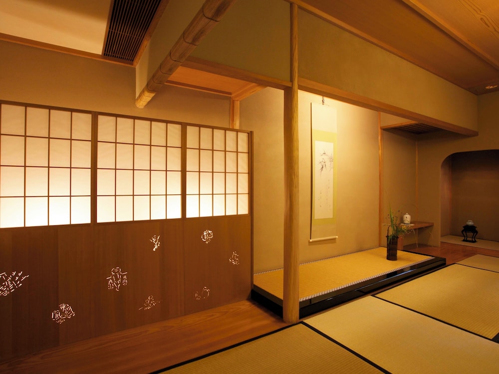 グランド ヴィラ 2 ベッドルーム コートヤードビュー 別館 客室2 | 旅亭 半水盧