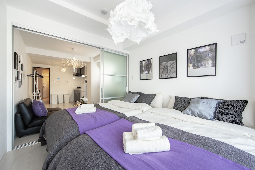 客室1 | リラックス スペース イン なんば