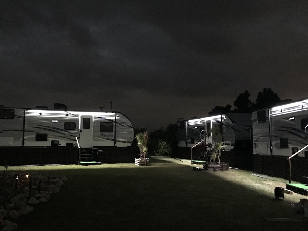 施設の正面 (日没後)1 | Natural farm ZAMPA