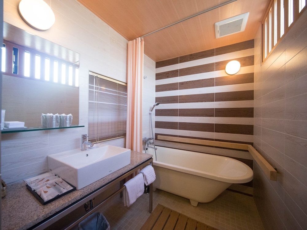 和洋室 禁煙 (26~31㎡) バスルーム0 | ホテル道後やや