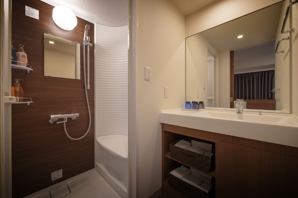 スーペリア ツインルーム 禁煙 バスルーム1 | 天然温泉 さんさの湯 ドーミーイン盛岡