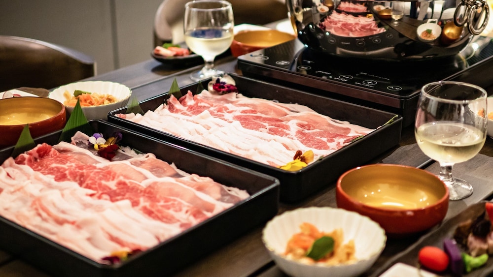 オーシャンビューテラス デラックス B (2食付) しゃぶしゃぶコース 18:00 ~ 19:30, 禁煙 | ワンスイート ザ テラス