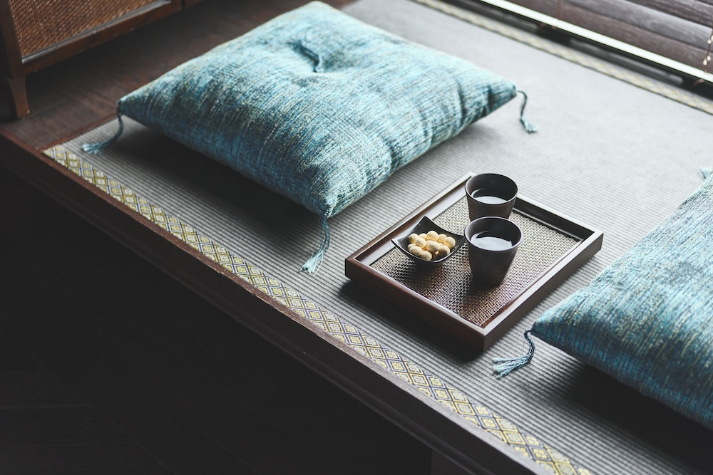 クラシック ルーム クイーンベッド 1 台 眺望なし 禁煙 客室の設備とサービス1 | ダーワ・悠洛 京都