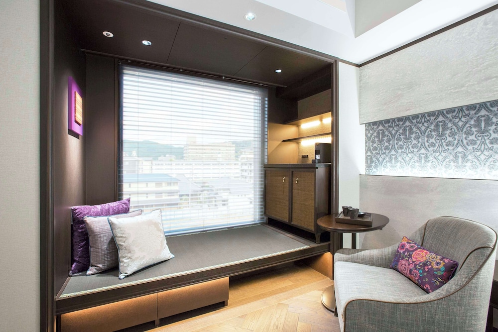 プレミア ルーム キングベッド 1 台 客室1 | ダーワ・悠洛 京都