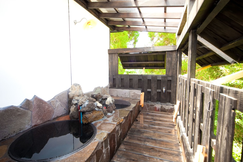 古民家Ⅰ バスルームの設備1 | 黒川 森のコテージ