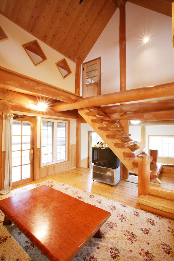 10名用ログハウス 客室7 | 黒川 森のコテージ