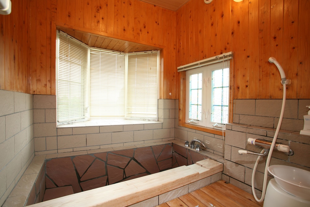 12名用ログハウス バスルーム0 | 黒川 森のコテージ