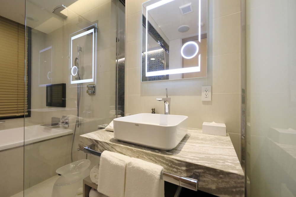 デラックス ダブルルーム バスルーム0 | ホテル祇園一琳