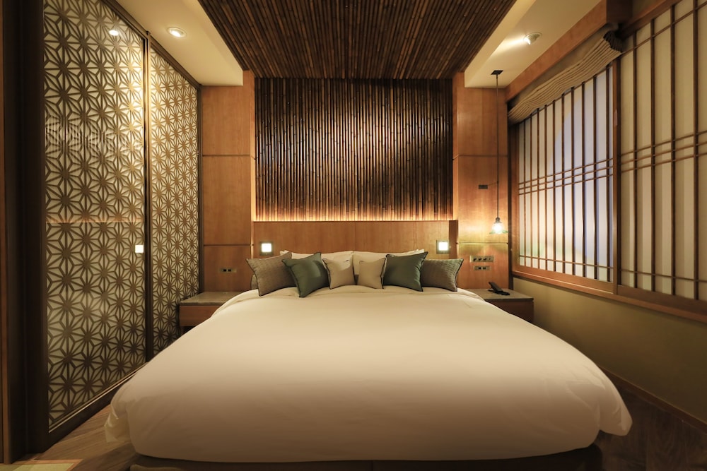 デラックス ダブルルーム 客室2 | ホテル祇園一琳