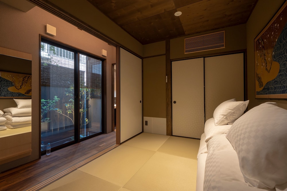 THE KAZAHAYA 坪庭スイート 客室2 | ザ 町屋 風早