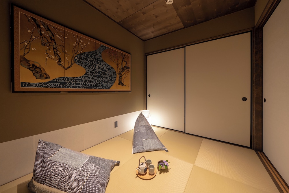 THE KAZAHAYA 坪庭スイート 客室14 | ザ 町屋 風早