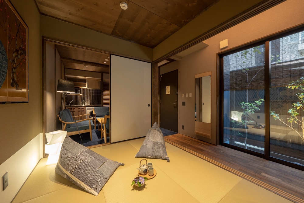 THE KAZAHAYA 坪庭スイート 客室3 | ザ 町屋 風早