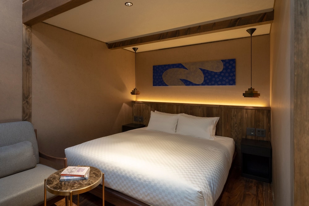 THE KAZAHAYA 坪庭スイート 客室1 | ザ 町屋 風早