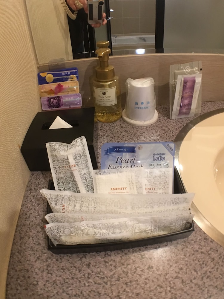 ベーシック ダブルルーム バスルームの設備1 | ホテルオーキッド - 大人限定