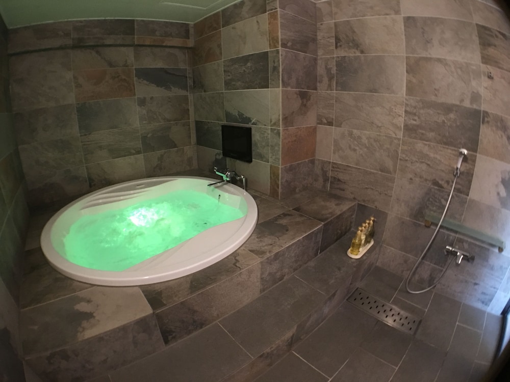 ベーシック ダブルルーム ジェットバス0 | ホテルオーキッド - 大人限定