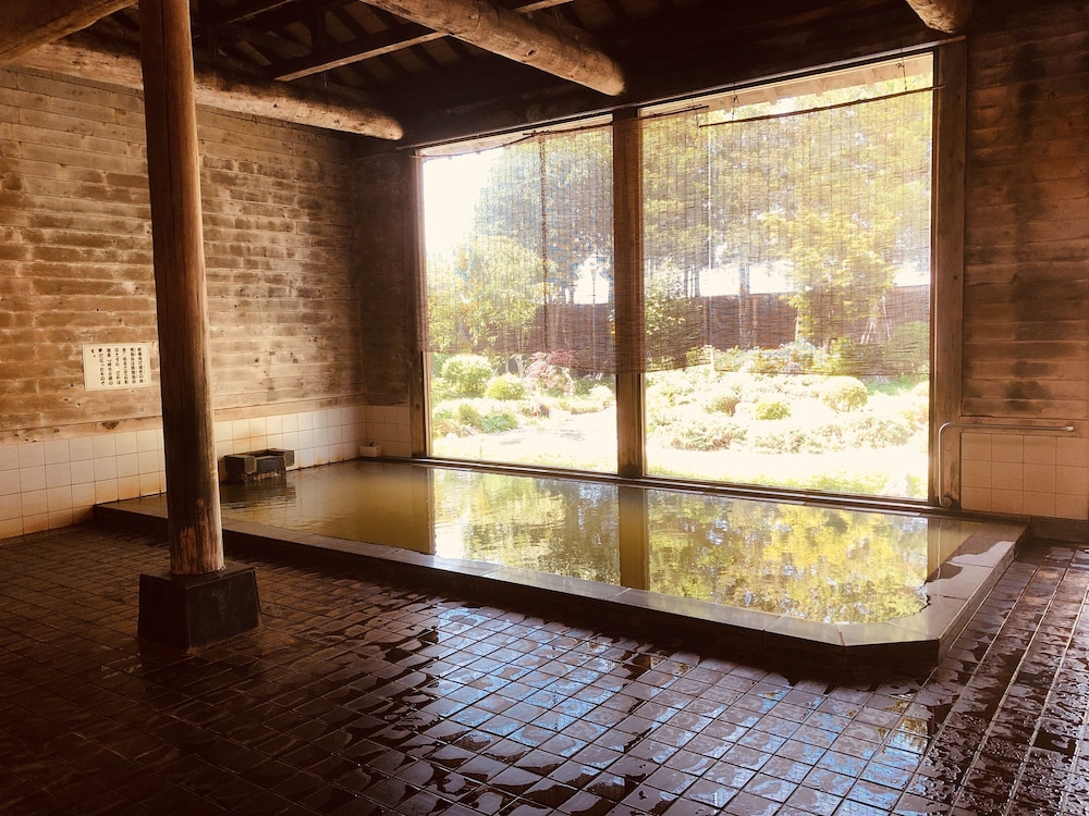 和室　お手洗い付 バスルーム0 | 温泉ゆぽぽ