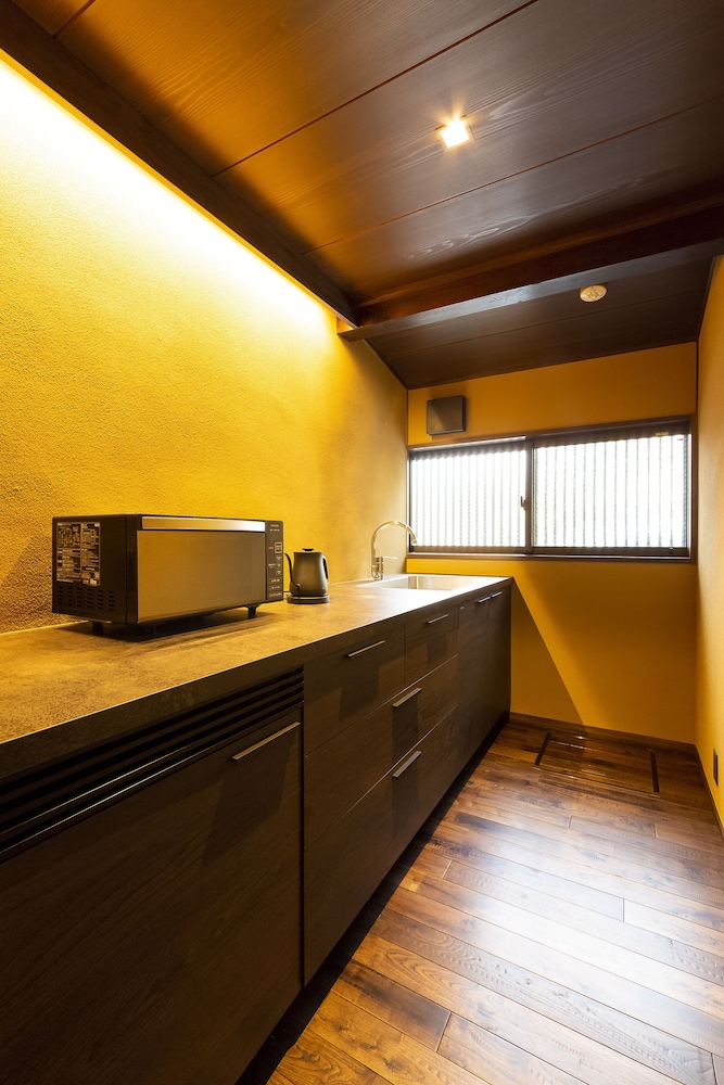 町屋一棟貸し 専用キッチン0 | ひがしやま 祥、