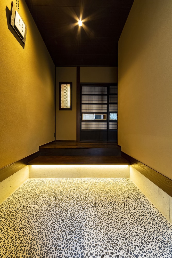 町屋一棟貸し リビング エリア2 | ひがしやま 祥、