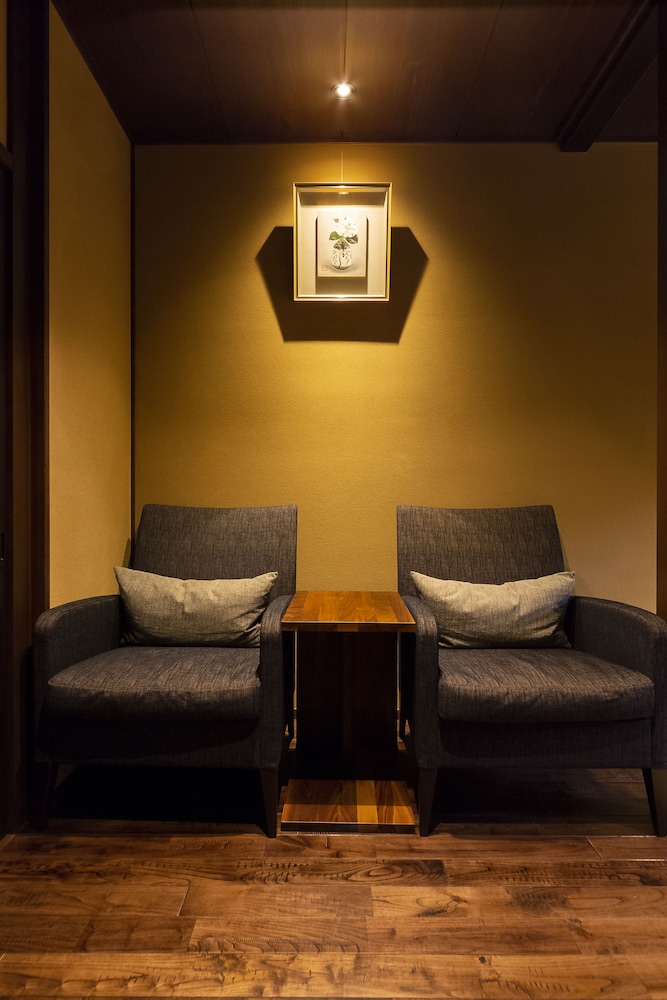 町屋一棟貸し リビング エリア1 | ひがしやま 祥、