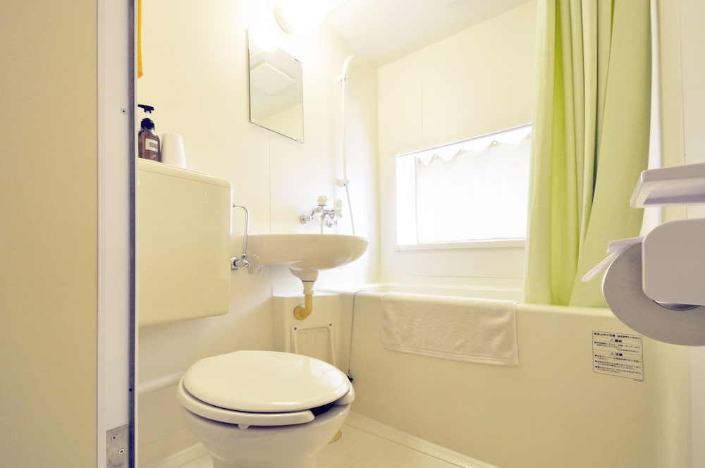 スタンダード ツインルーム 専用バスルーム マウンテンビュー バスルーム0 | ペンション亜留芽利亜