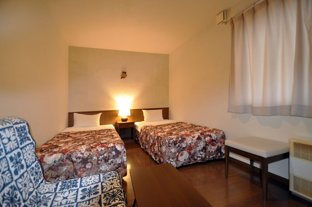 スタンダード ツインルーム 専用バスルーム マウンテンビュー | ペンション亜留芽利亜