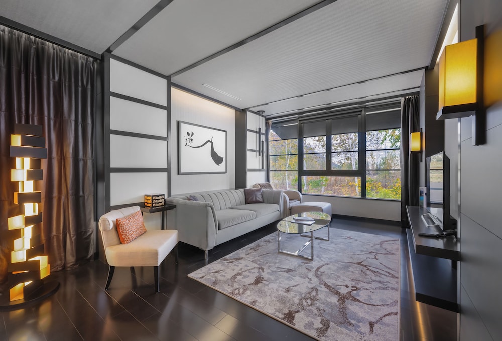 デラックス ルーム 3 ベッドルーム (Townhouse) リビング エリア1 | ヒノデヒルズニセコビレッジ