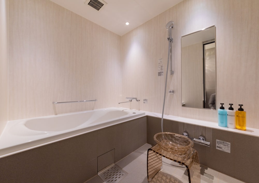 スペーシャスルーム ブライト 禁煙 (朝食付き) バスルーム0 | リーベルホテル大阪