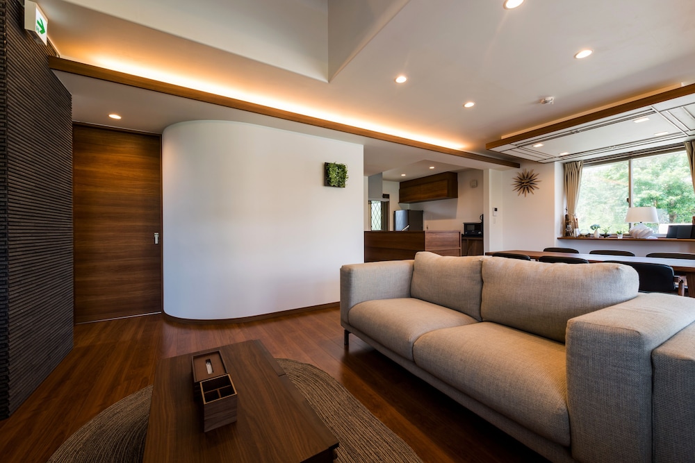 ヴィラ リビング エリア0 | E-horizon Resort 名護