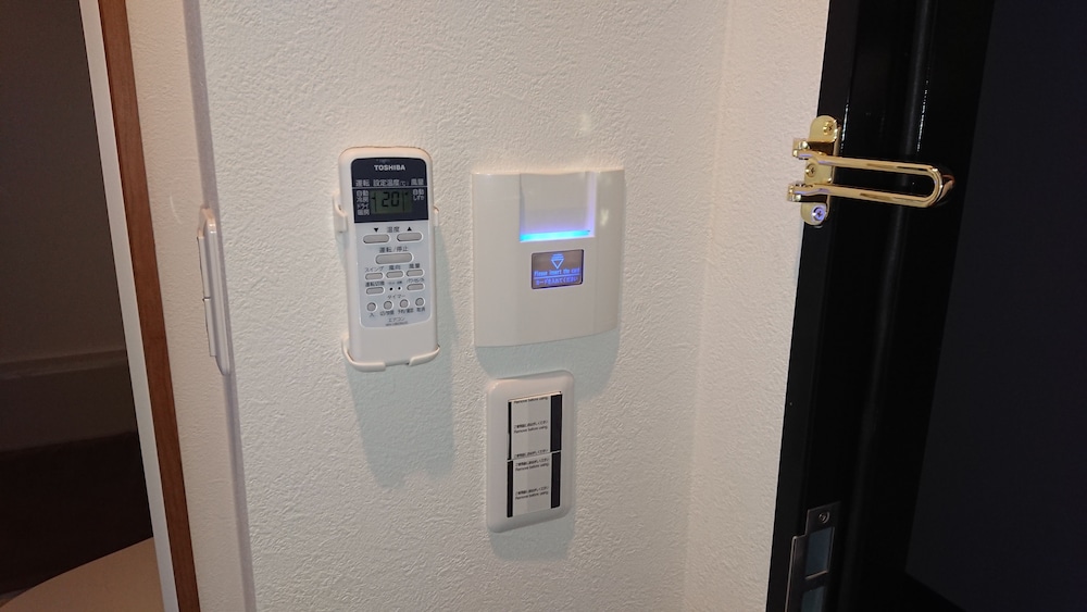 スーペリア ツインルーム 禁煙 浴槽 客室の設備とサービス1 | ホテル中央ブリッジ