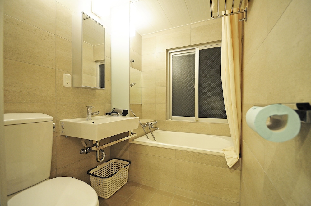 ちょっと広めの洋室トリプル(中 40.5平米) 禁煙 バスルーム0 | 星のテラス アルシオーネ II