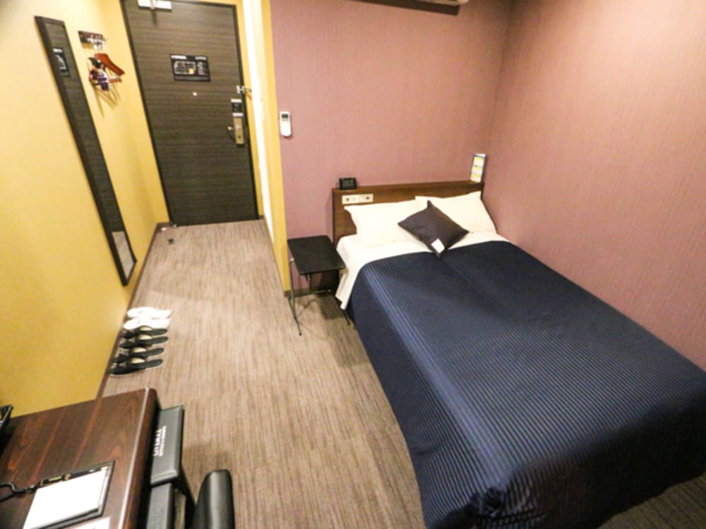 ビジネス シングルルーム セミダブルベッド 1 台 禁煙 客室2 | ホテルリブマックス三河安城駅前