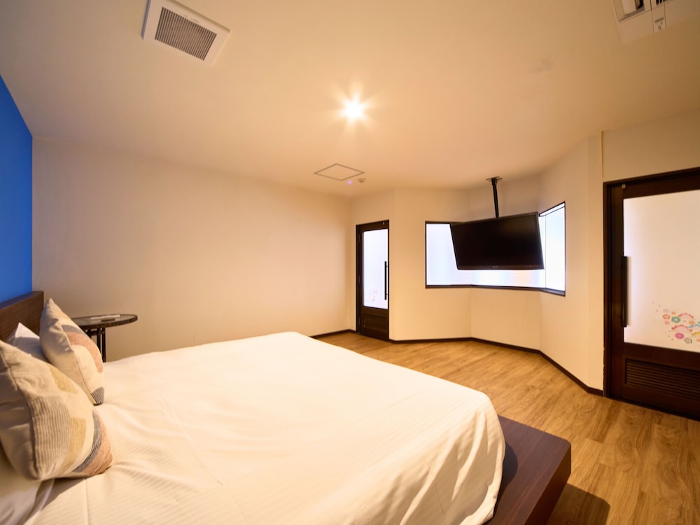 スィート ルーム 禁煙 客室11 | ライカム ファミリー リゾート ホテル