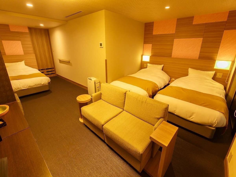 【露天風呂付】DXトリプル45平米 客室1 | 月の宿 紗ら