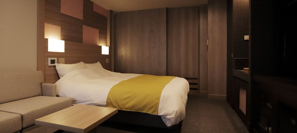 【露天風呂付】ダブル29平米〜33平米 客室1 | 月の宿 紗ら