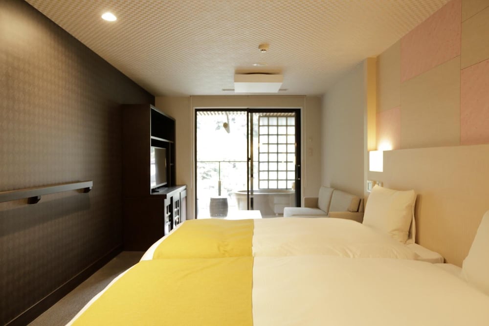 【露天風呂付】ハリウッドツイン 36平米 | 月の宿 紗ら