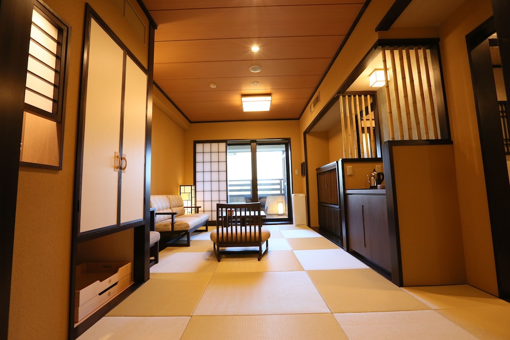 【天然温泉露天風呂付き】“和ツイン" 38平米 客室2 | 箱根強羅温泉 雪月花 別邸 翠雲