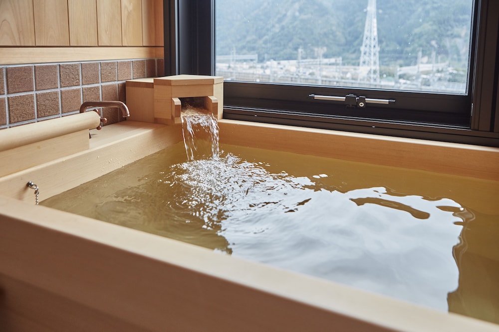 和トリプル 禁煙 客室風呂付 客室1 | 湯けむりの宿 雪の花