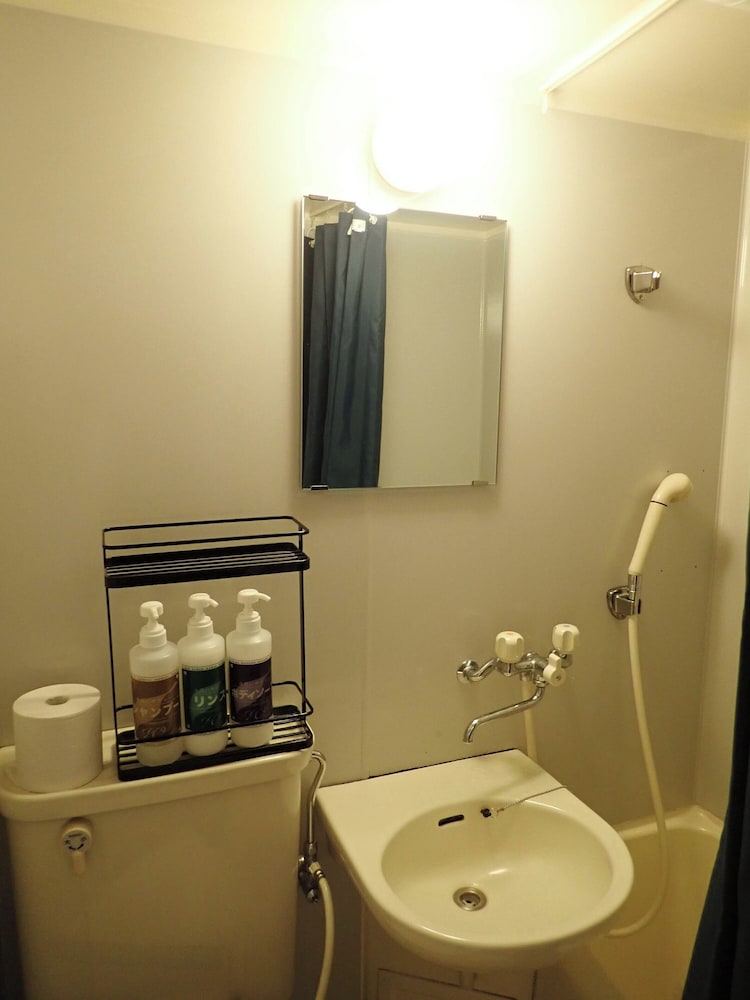 エコノミー ツインルーム 喫煙可 バスルーム0 | ゆっくらイン