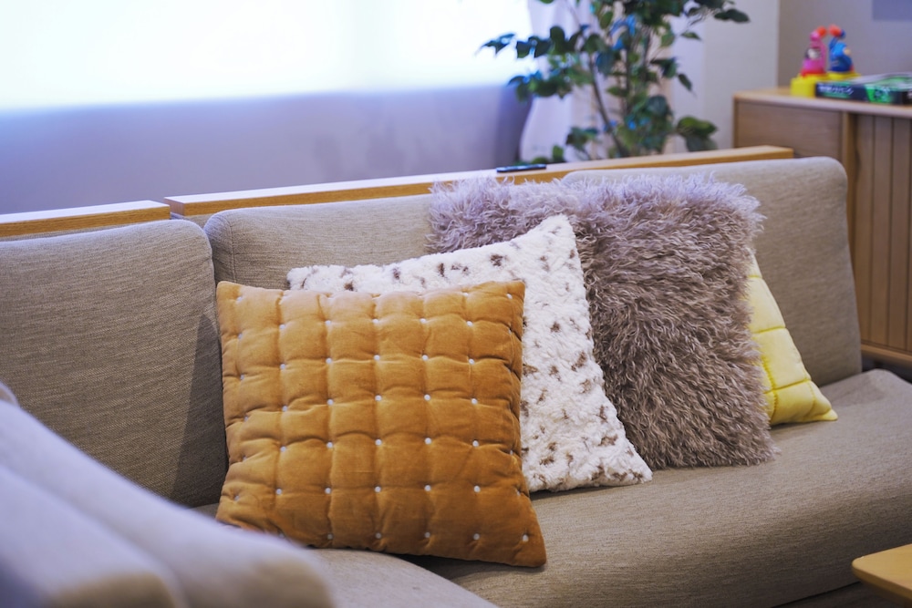 デラックス アパートメント (501) リビングルーム1 | INOVE VILLA OSAKA