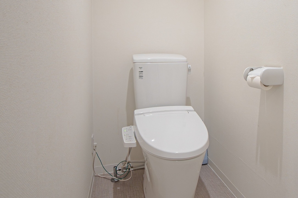 デラックス アパートメント (501) バスルーム1 | INOVE VILLA OSAKA