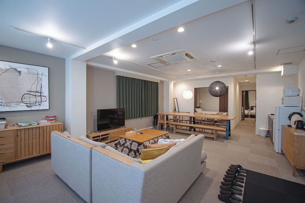 デラックス アパートメント (501) リビング エリア0 | INOVE VILLA OSAKA