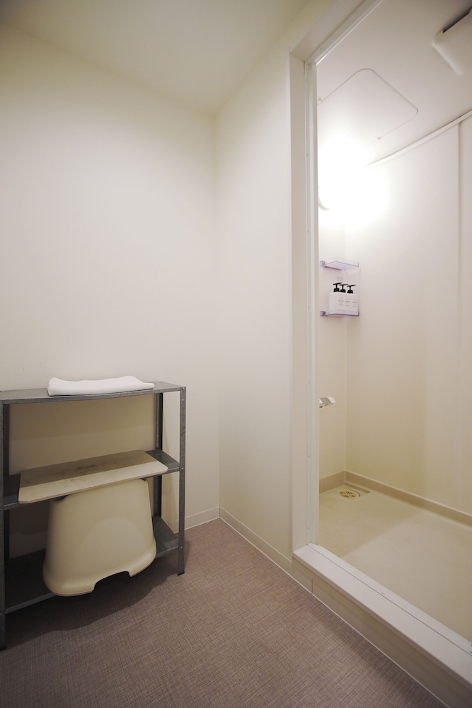 デラックス アパートメント (301) バスルーム1 | INOVE VILLA OSAKA