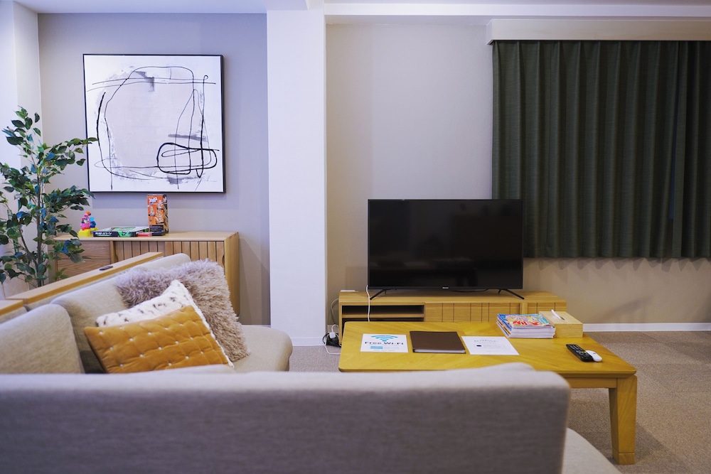 デラックス アパートメント (501) リビングルーム0 | INOVE VILLA OSAKA