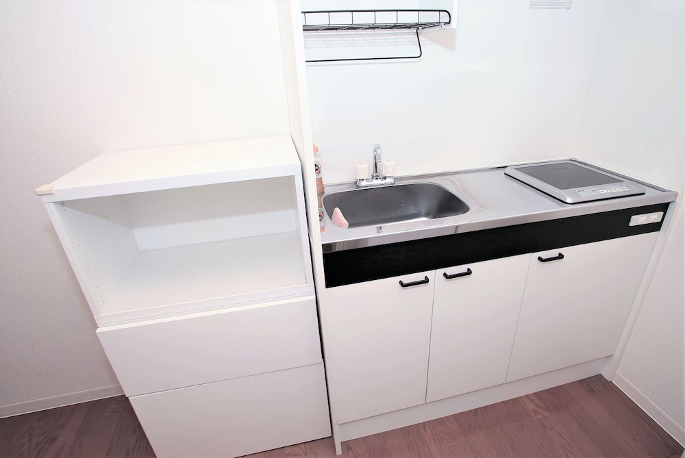 スタンダード ツインルーム (102) 専用キッチン1 | ヌメロ ウーノ 東京